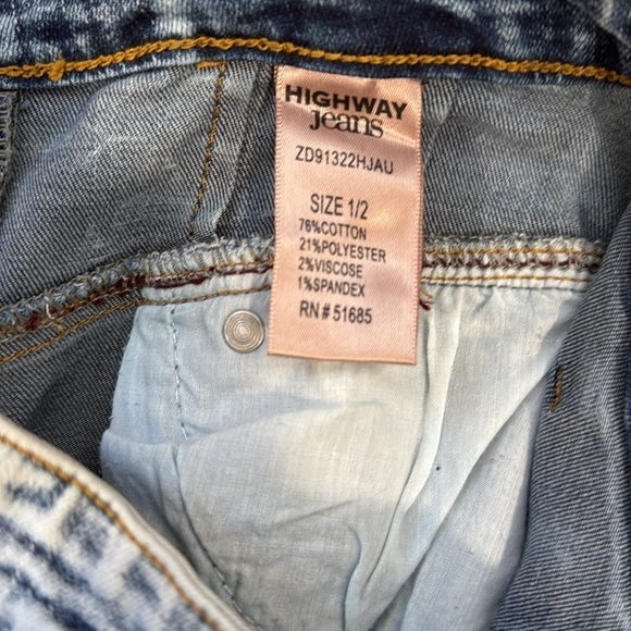 Light wash jeans - Picture 4 of 5